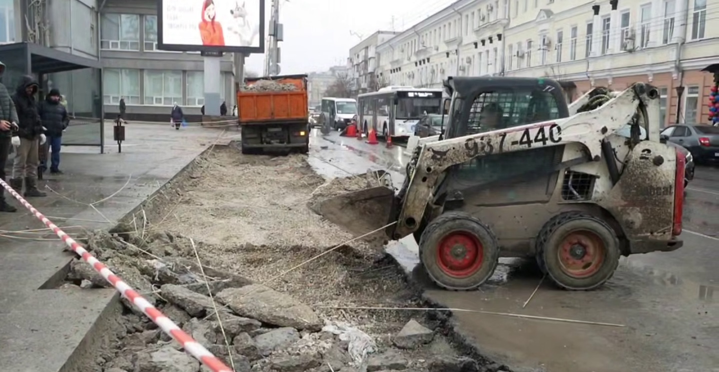 Заездные карманы в центре Саратова обустроят до 5 декабря